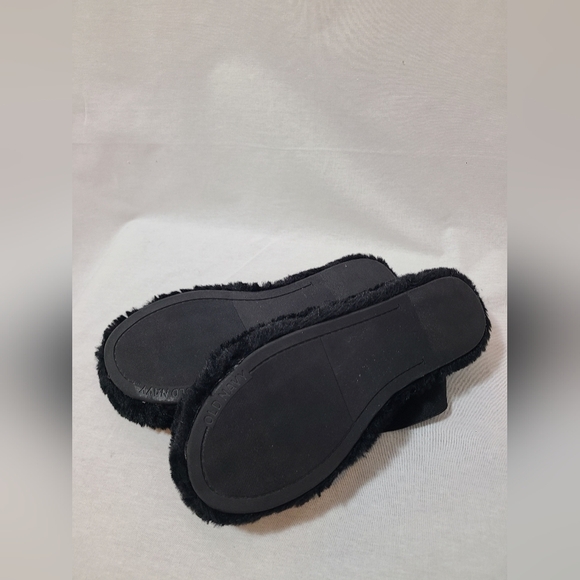 OLD NAVY black slippers- Size 7 - Picture 3 of 4